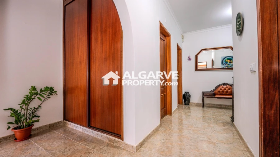 Apartamento T2 para Venda em Quarteira Foto 9