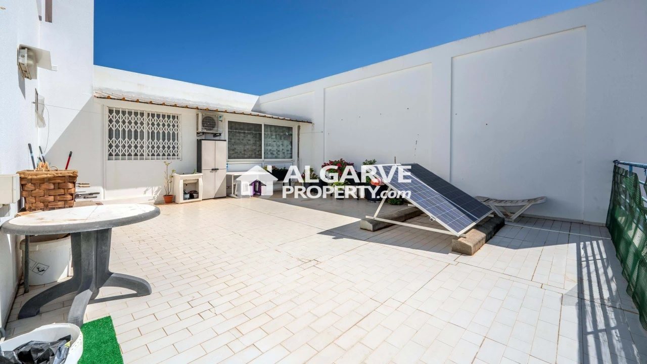 Apartamento T2 para Venda em Quarteira Foto 21