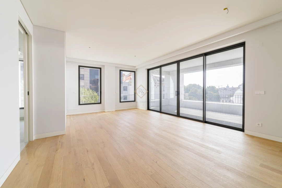 Apartamento T4 para Arrendamento em Santo António Foto 31