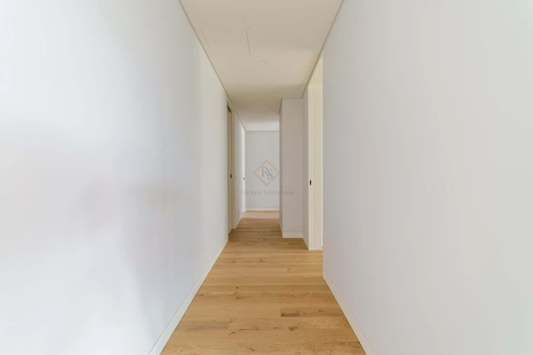 Apartamento T4 para Arrendamento em Santo António Foto 11