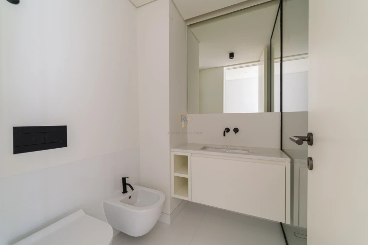 Apartamento T4 para Arrendamento em Santo António Foto 27