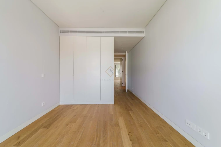 Apartamento T4 para Arrendamento em Santo António Foto 21