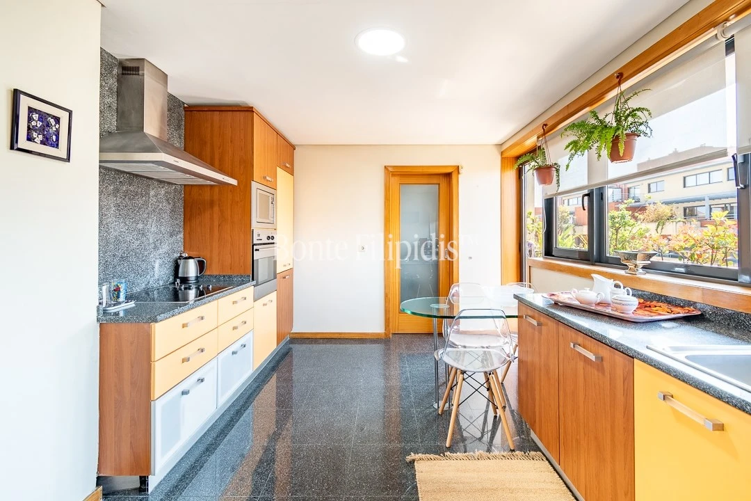 Apartamento T5 para Venda em Paranhos Foto 48