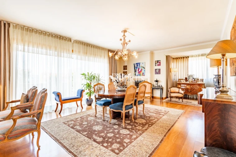 Apartamento T5 para Venda em Paranhos Foto 38