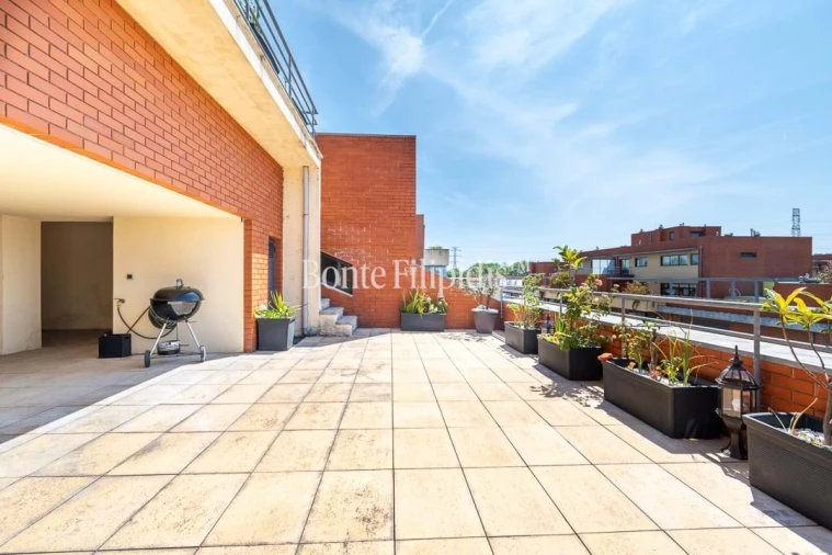 Apartamento T5 para Venda em Paranhos Foto 8