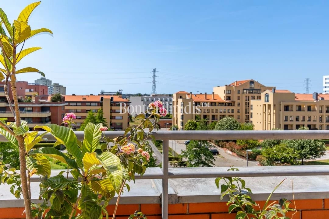 Apartamento T5 para Venda em Paranhos Foto 9