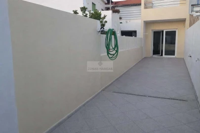 Moradia T2 para Venda em Odiaxere