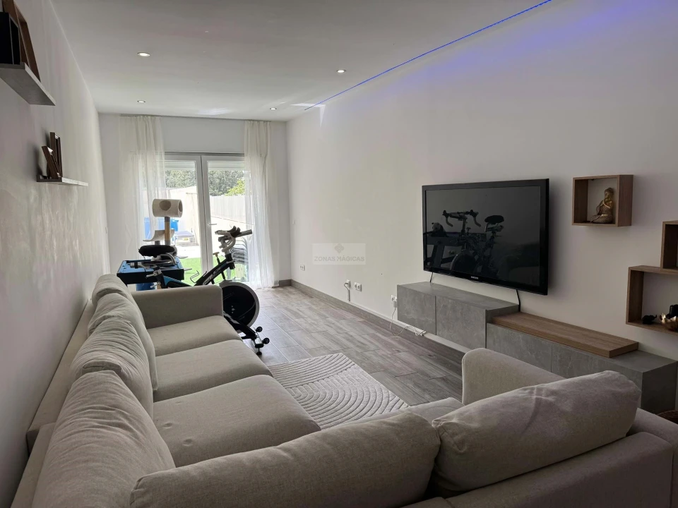 Moradia T2 para Venda em Odiaxere Foto 7