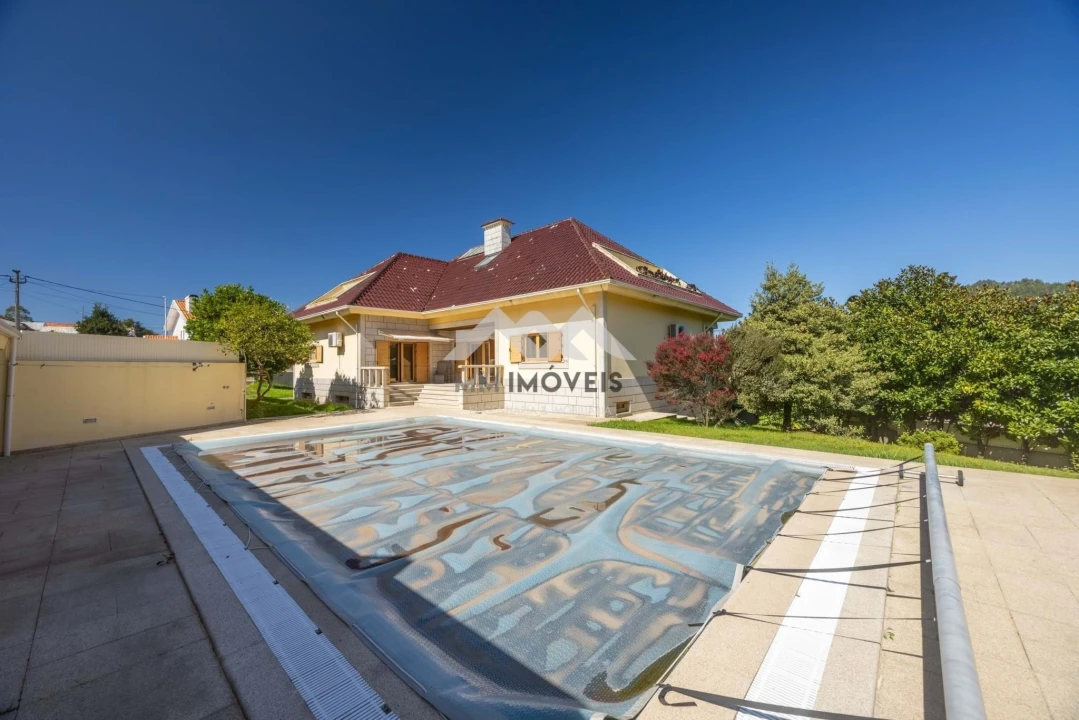 Moradia T5 para Venda em Grijo Foto 27