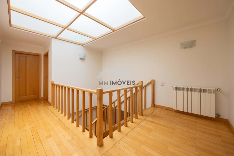 Moradia T5 para Venda em Grijo Foto 40