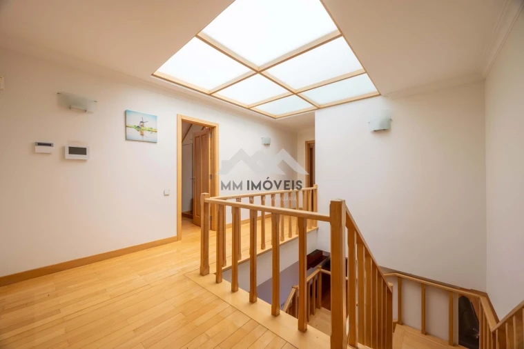 Moradia T5 para Venda em Grijo Foto 39