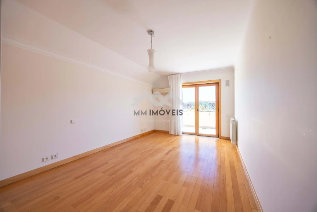 Moradia T5 para Venda em Grijo Foto 21