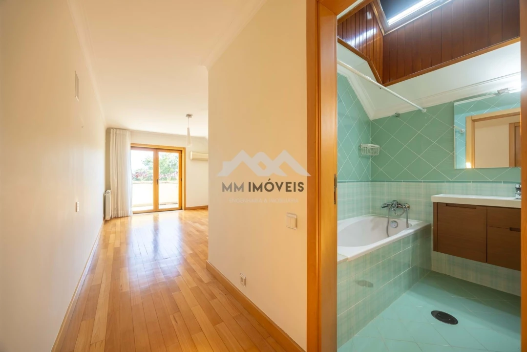 Moradia T5 para Venda em Grijo Foto 38