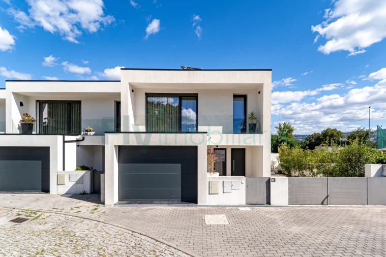 Moradia T3 para Venda em Caldas de Vizela (São Miguel e São João) Foto 45