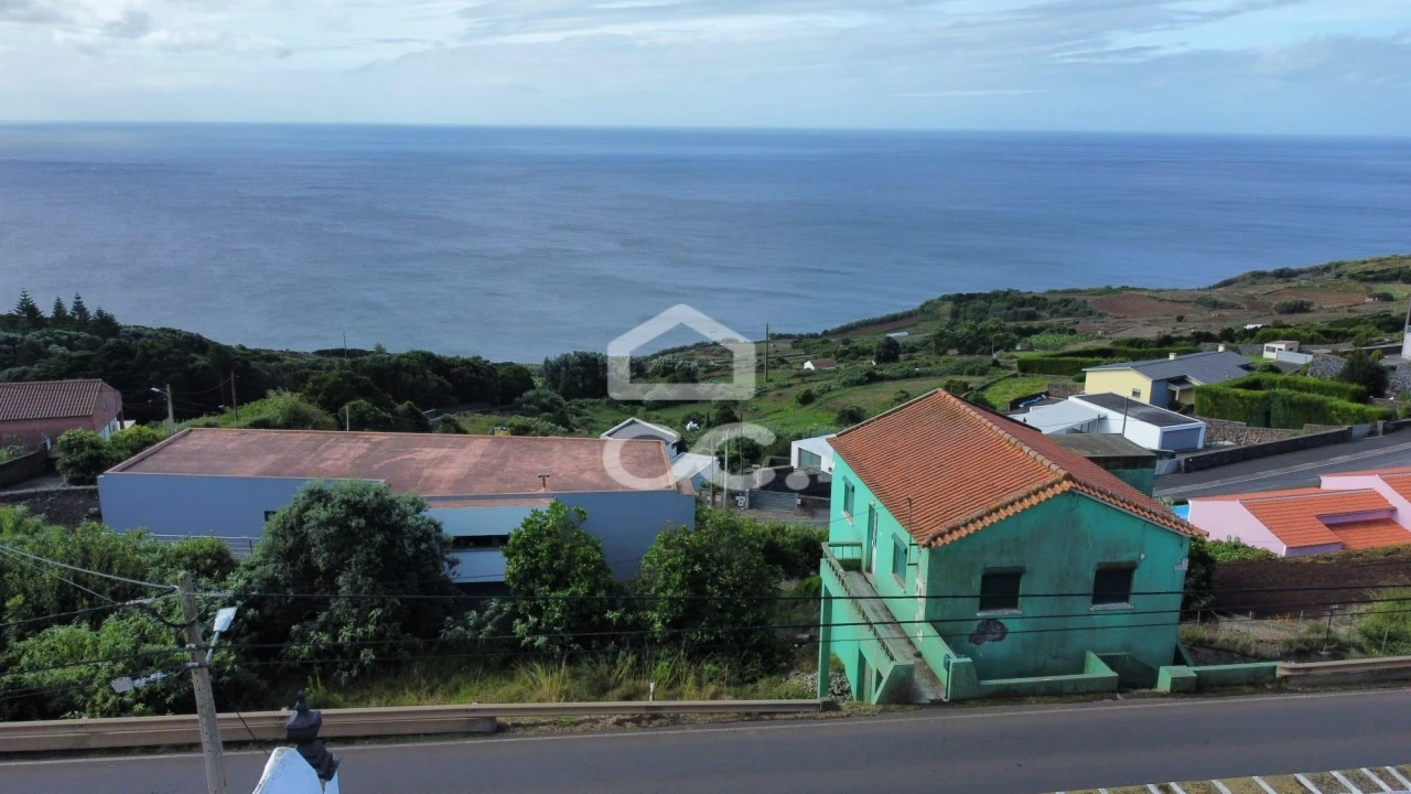 Moradia T2 para Venda em Feteira Foto 4