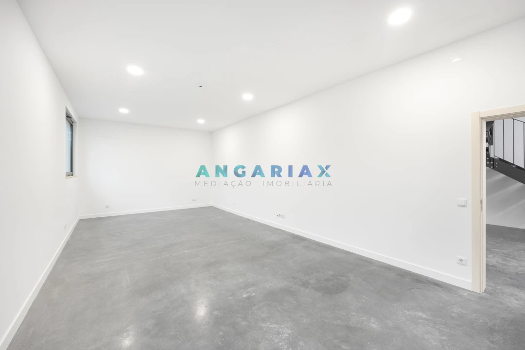 Armazém para Venda em Maiorga Foto 11