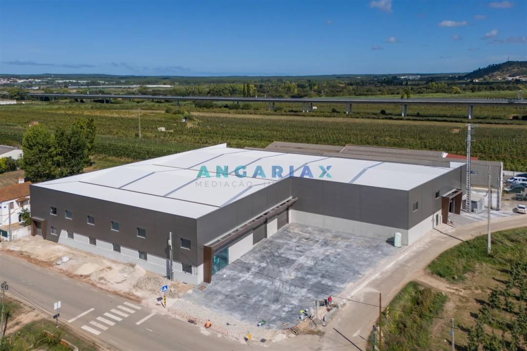 Armazém para Venda em Maiorga Foto 32