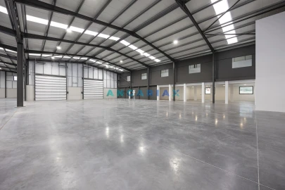 Armazém para Venda em Maiorga