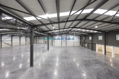 Armazém para Venda em Maiorga