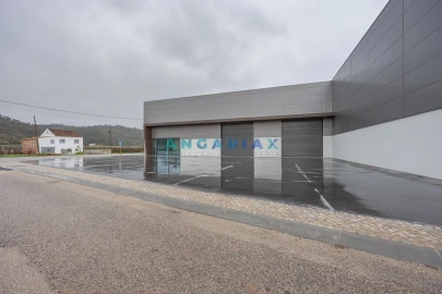 Armazém para Venda em Maiorga