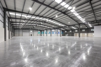 Armazém para Venda em Maiorga