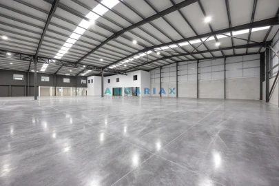 Armazém para Venda em Maiorga