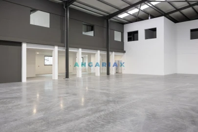 Armazém para Venda em Maiorga