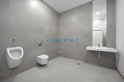 Armazém para Venda em Maiorga