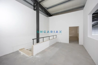 Armazém para Venda em Maiorga