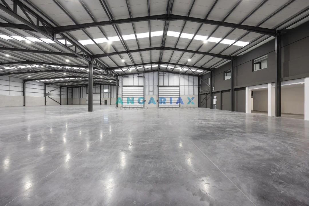 Armazém para Venda em Maiorga Foto 1