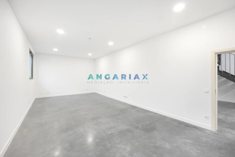 Armazém para Venda em Maiorga Foto 11