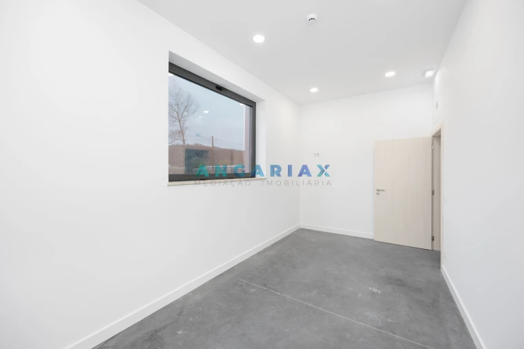 Armazém para Venda em Maiorga Foto 21