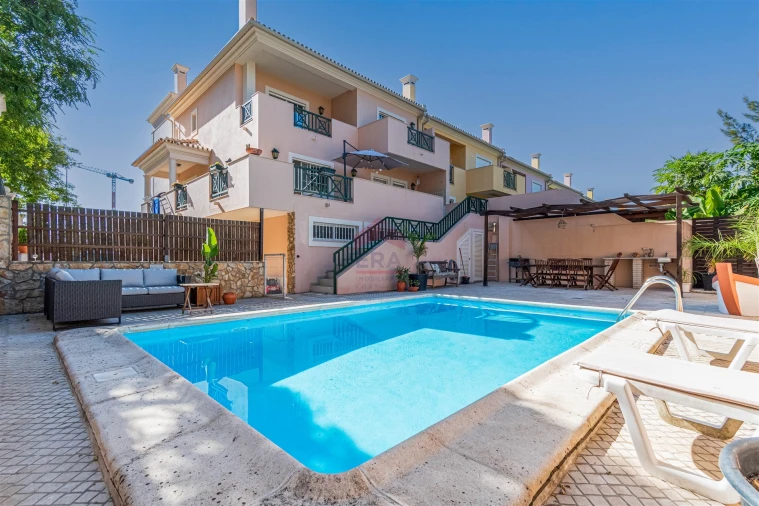 Moradia T3 para Venda em Faro (Sé e São Pedro)