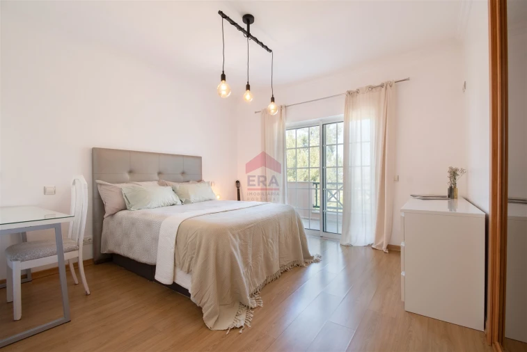 Moradia T3 para Venda em Faro (Sé e São Pedro) Foto 13