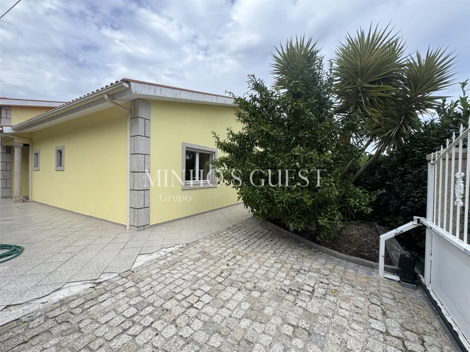 Moradia T4 para Venda em Rio Caldo Foto 29