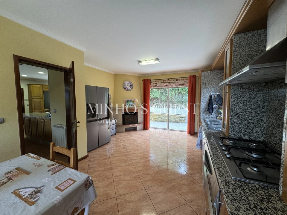 Moradia T4 para Venda em Rio Caldo Foto 12