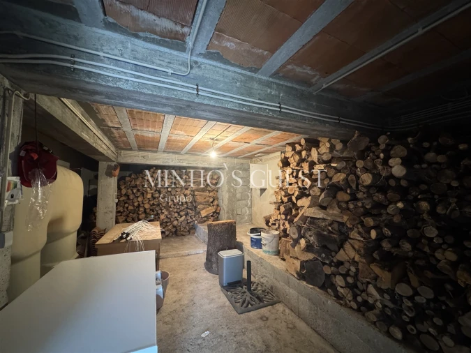 Moradia T4 para Venda em Rio Caldo Foto 36