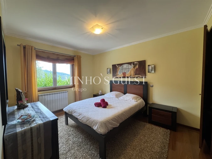 Moradia T4 para Venda em Rio Caldo Foto 19