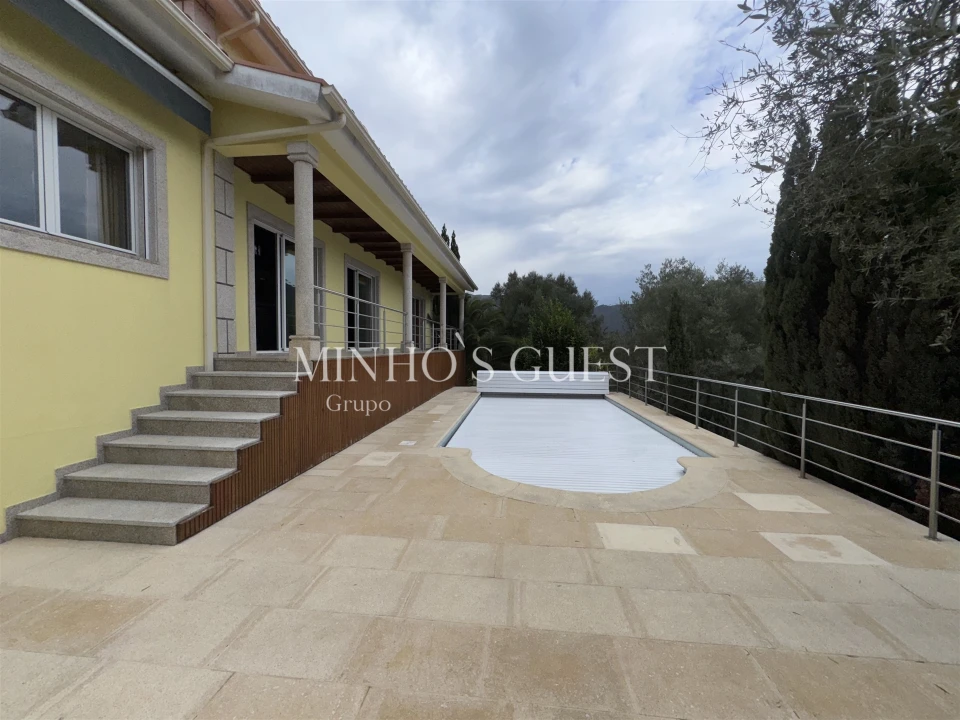 Moradia T4 para Venda em Rio Caldo Foto 4