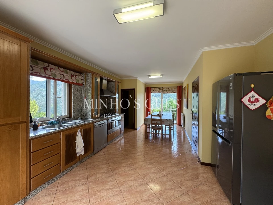 Moradia T4 para Venda em Rio Caldo Foto 11