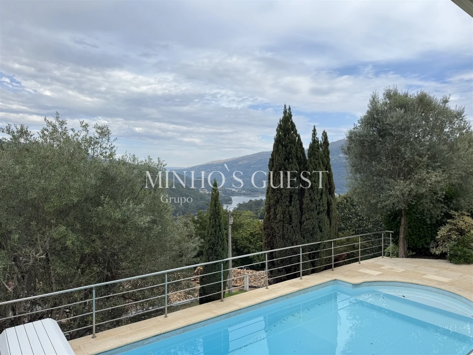 Moradia T4 para Venda em Rio Caldo Foto 3