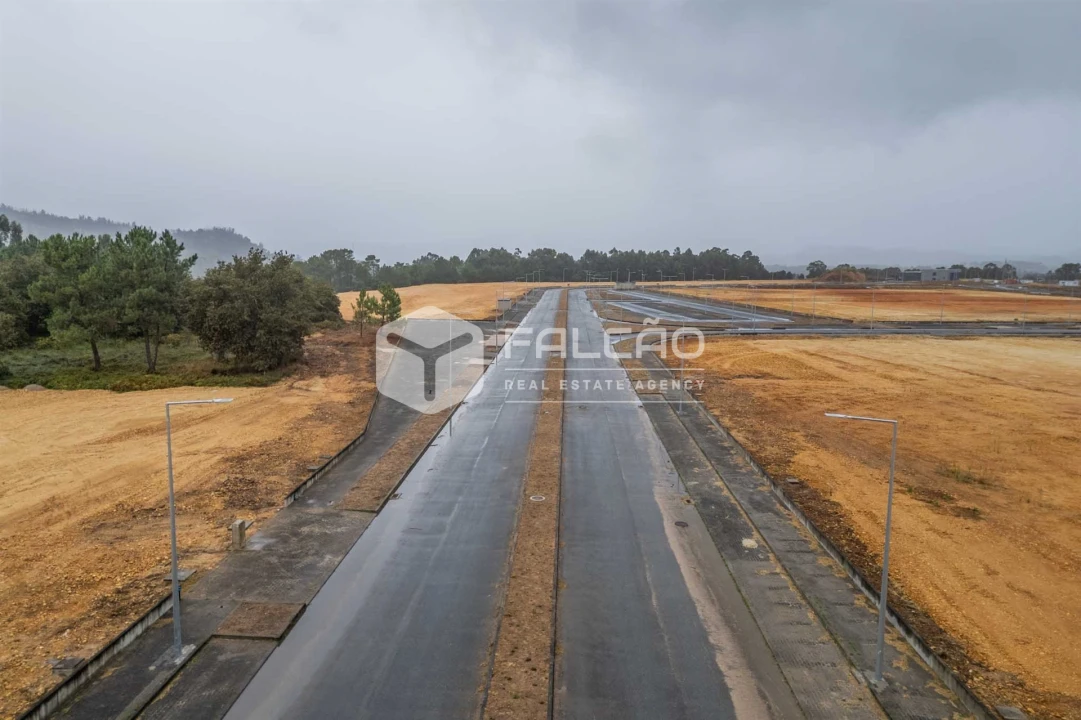 Terreno para Venda em Troporiz e Lapela Foto 27