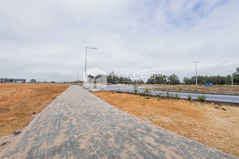 Terreno para Venda em Troporiz e Lapela Foto 44