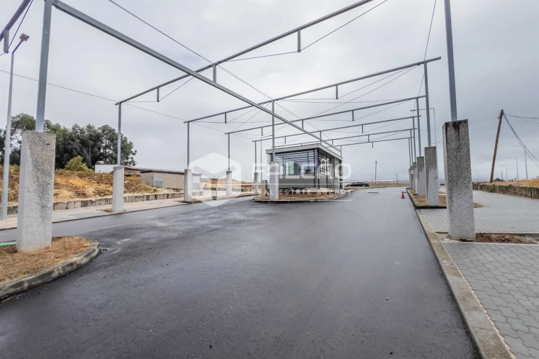 Terreno para Venda em Troporiz e Lapela Foto 50