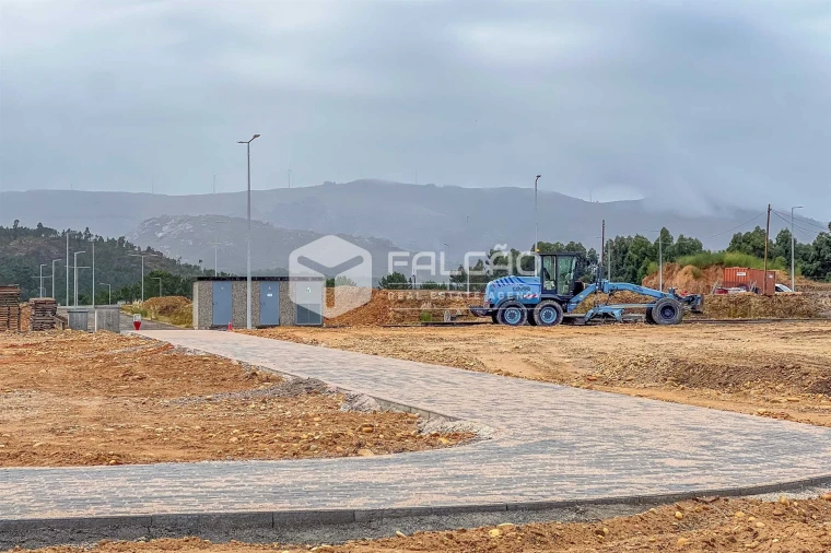 Terreno para Venda em Troporiz e Lapela Foto 46