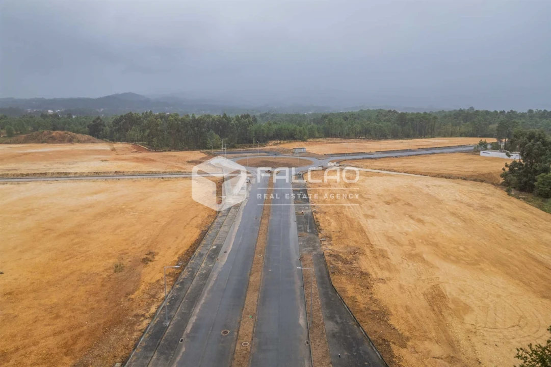 Terreno para Venda em Troporiz e Lapela Foto 30