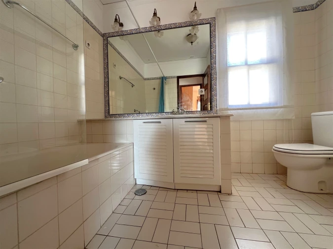 Moradia T5 para Arrendamento em Ramalde Foto 26