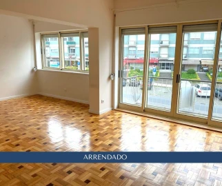 Apartamento T4 para Arrendamento em Aldoar, Foz do Douro e Nevogilde