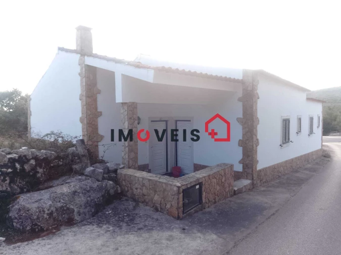 Moradia T3 para Venda em Alcanede Foto 4