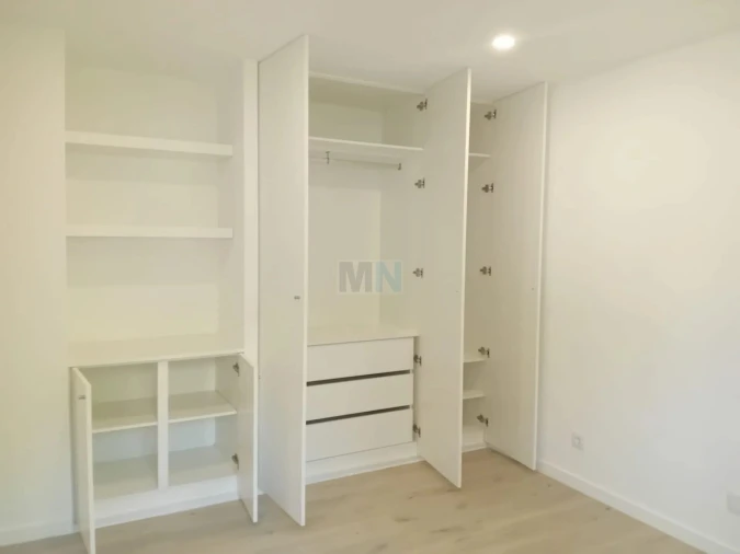 Apartamento T4 para Venda em Santo Antonio dos Olivais Foto 14